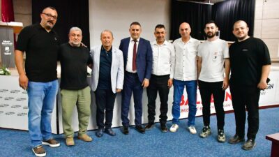 Yunusemre Belediyespor’da Bülent Kanik Güven Tazeledi Yunusemre Belediyespor Olağan Genel Kurulu, Ferdi Zeyrek Millet Çarşısı’nda gerçekleştirildi.