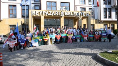 2. Uluslararası Halk Dansları ve Müzik Festivali, dün Beypazarı’nda düzenlenen