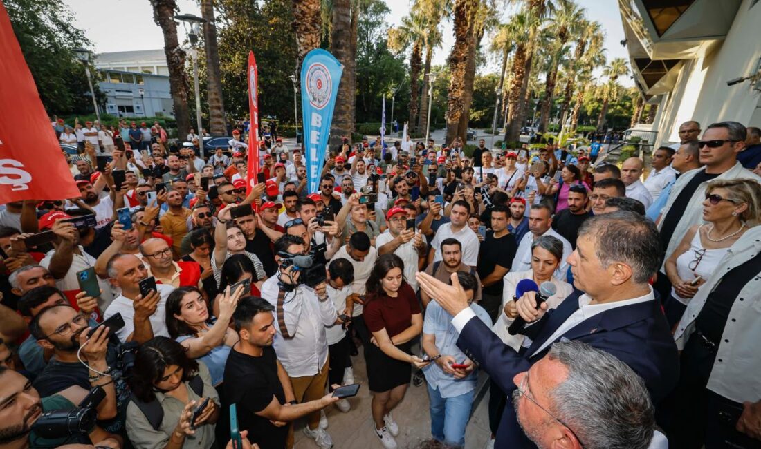 İzmir Büyükşehir Belediye Başkanı Dr. Cemil Tugay sendikayla yaşanan uzlaşmazlık