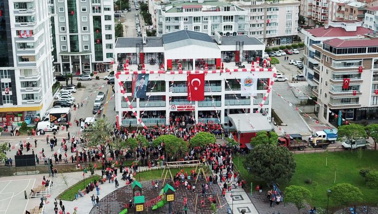 Atakum Belediyesi, YKS’ye giren gençlerin üniversite hayalini gerçekleştirmek için tercih