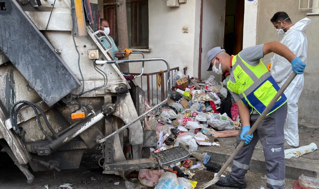Çöp ev temizlendi, yedi yıllık kabus son buldu