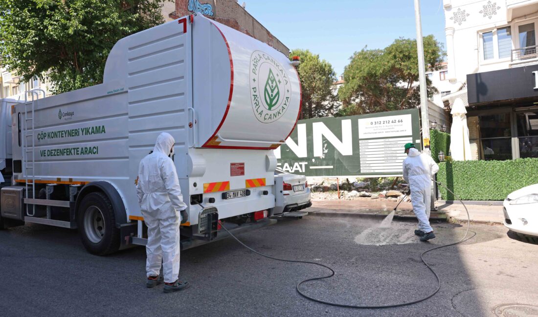 Çankaya Belediyesi, büyük mahalleler ve semtlerde aralıksız sürdürdüğü genel temizlik