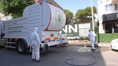 Çankaya Belediyesi, büyük mahalleler ve semtlerde aralıksız sürdürdüğü genel temizlik