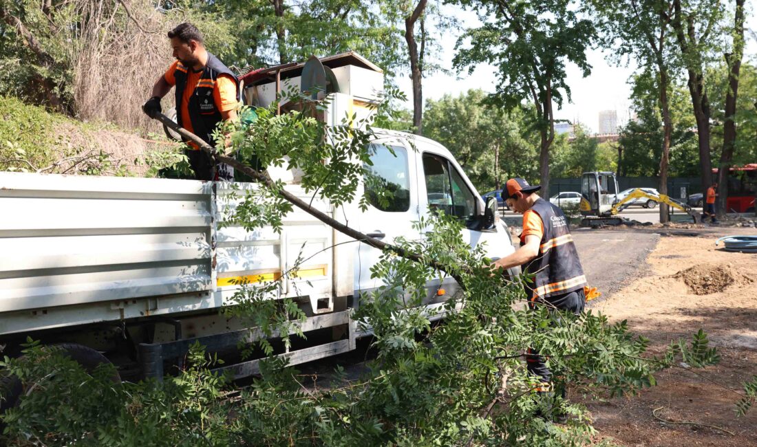 Çankaya Belediyesi, ilçe genelindeki parklarda bakım ve onarım çalışmalarını aralıksız