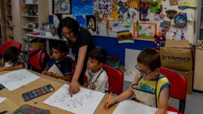 İzmir Büyükşehir Belediyesi, yaz döneminde çocukların çok yönlü gelişimine katkı