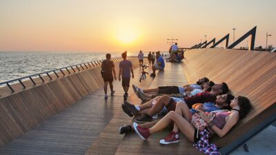 İzmir Büyükşehir Belediyesi‘nin gelenek haline gelen Gün Batımı konserleri, ağustos