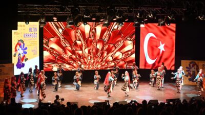 Bu yıl 37’ncisi düzenlenen Uluslararası Altın Karagöz Halk Dansları Yarışması,
