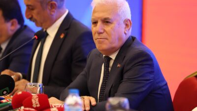 Bursa Büyükşehir Belediye Başkanı Mustafa Bozbey, kentte artık eski abonmanların