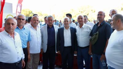 Bursa Büyükşehir’den Kırsal Mahallelere Ekipman Desteği Kırsal kalkınma yatırımlarını hız kesmeden sürdürenBursa Büyükşehir Belediyesi, çiftçilerin ürettikleri