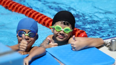 Bursa Büyükşehir Belediyesi tarafından düzenlenen Yaz Spor Okulları’ndaki yüzme branşı