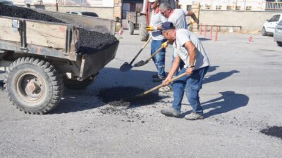 Burhaniye Sanayi Sitesi içerisinde altyapı çalışmaları nedeniyle deforme olan yollarda,