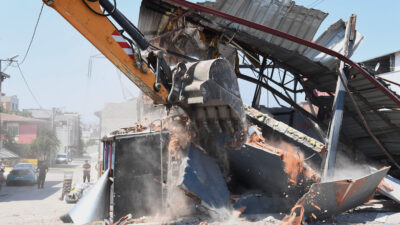 Kaçak yapılaşmaya karşı mücadelesini kararlılıkla sürdüren Osmangazi Belediyesi, Geçit Mahallesi’nde
