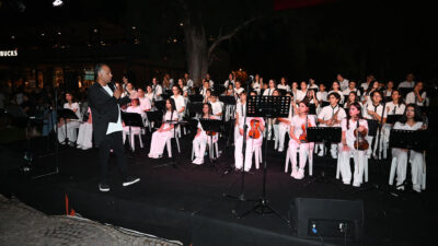 Kemer Belediye Başkanı Necati Topaloğlu öncülüğünde kurulan Kemer Belediyesi Gençlik