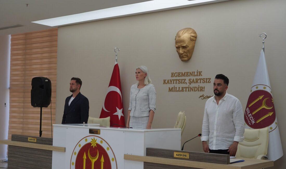Şeyh Edebali Kültür ve Kongre Merkezinde yapılan toplantıda 7 gündem