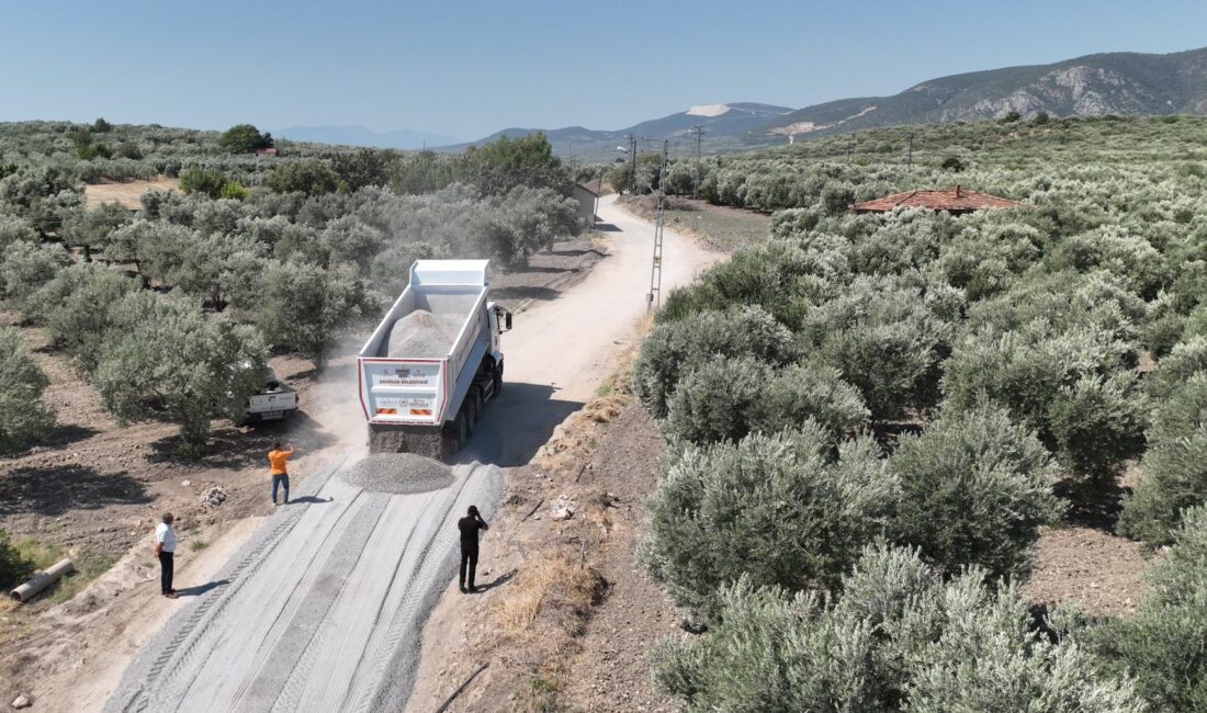 Merkezde olduğu gibi kırsal mahallelerde de ulaşım sorunlarını çözmeye devam