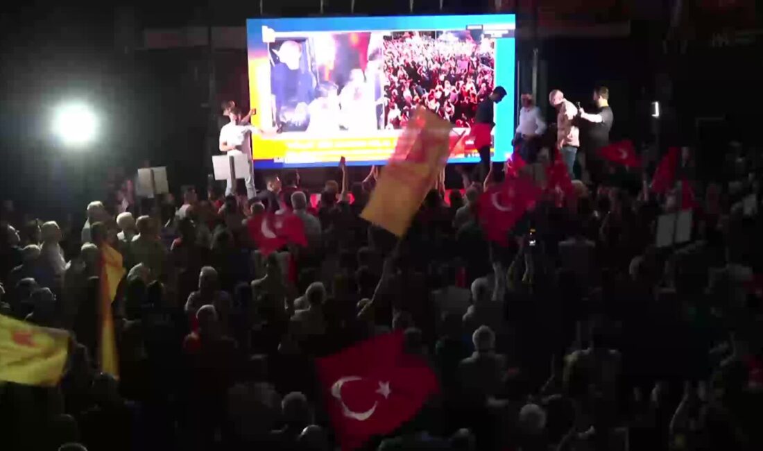 CHP Grup Başkanvekili Murat Emir, Adıyaman Belediye Başkanı Abdurrahman Tutdere’nin