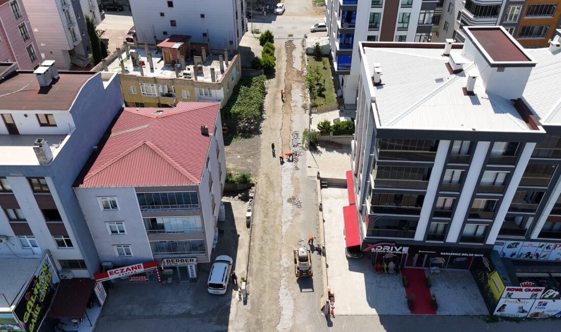 Atakum’un kırsal ve merkez mahallelerinde çalışmalarına ara vermeden devam eden