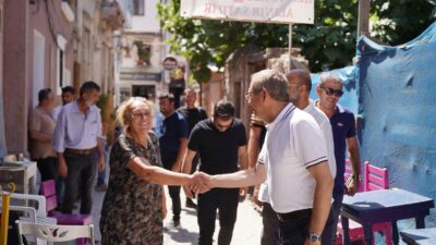 Ayvalık Belediye Başkanı Mesut Ergin, belediyenin birim müdürleriyle birlikte tarihi