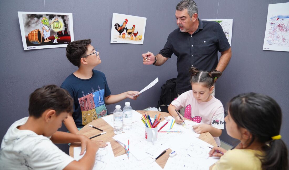 Ayvalık Belediyesi tarafından düzenlenen Karikatür Atölyesi, Kırlangıç Yaşam Merkezi’nde gerçekleştirildi.