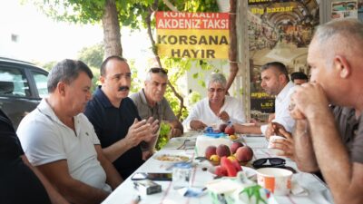 Konyaaltı Belediye Başkanı Cem Kotan, Akdeniz Taksi Durağı’nın düzenlediği Aşure