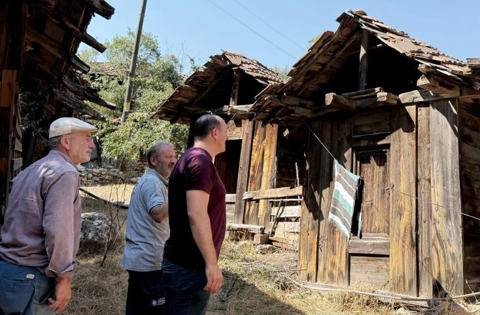 Konyaaltı Belediye Başkanı Cem Kotan, ilçenin tarihi değerlerinden Sinan Değirmeni’ni