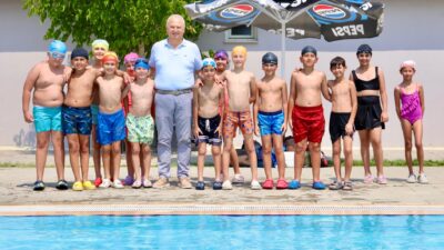 Çine Belediye Başkanı Mehmet Kıvrak, çocukların yaz tatilini hem eğlenerek