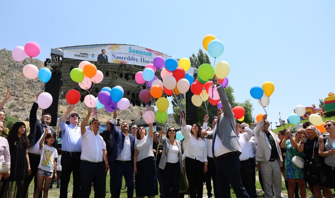 Eskişehir Büyükşehir Belediye Başkanı Ayşe Ünlüce, Sivrihisar Belediyesi tarafından düzenlenen
