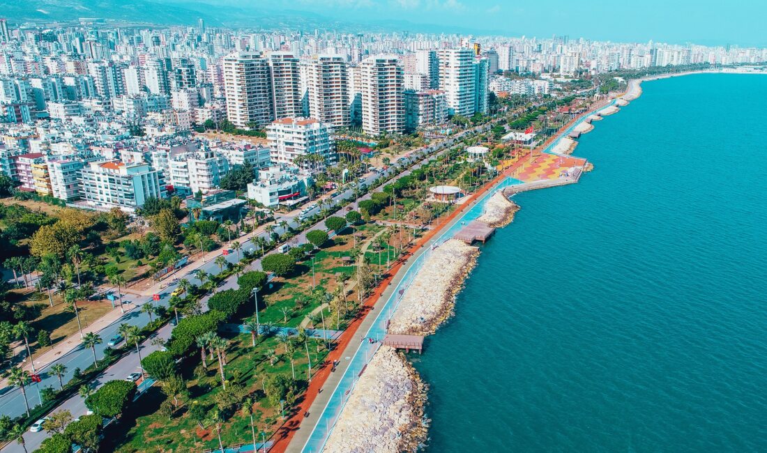 Mersin Büyükşehir Belediyesi, kentin estetik değerlerini koruyarak sürdürülebilir bir şehir