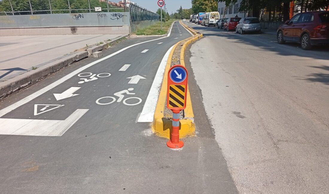 Eskişehir Büyükşehir Belediyesi, yenilenen yollar ve modern işaretlemelerle şehir trafiğini