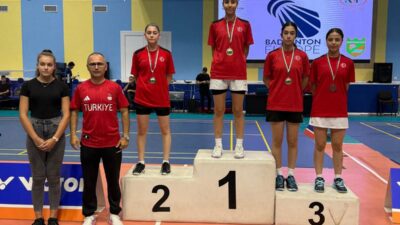 Bulgaristan’ın Pazarcık şehrinde gerçekleşen ‘Hebar U17 Bulgaria Open’ Badminton Turnuvası’nda