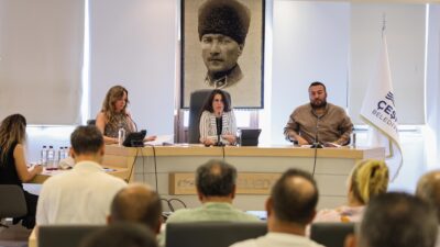 Çeşme Belediye Başkanı Lal Denizli, yangının söndürülmesinde destek olan tüm