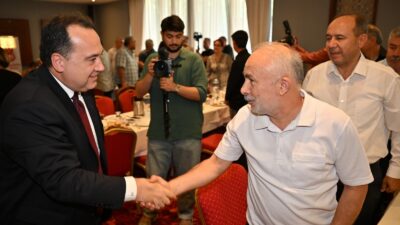 Manisa Büyükşehir Belediye Başkanı Besim Dutlulu, Şehzadeler ilçesinde mahalle muhtarlarıyla buluştu. Muhtarlarla ortak akılla hareket edeceklerini belirten Başkan Besim Dutlulu, hem