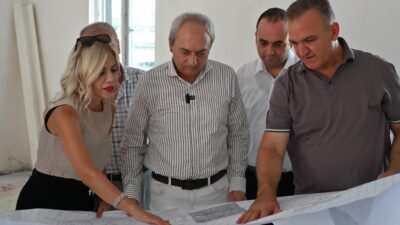 Kepez Belediye Başkanı Mesut Kocagöz, Sakarya Parkı’nda yapımı devam eden