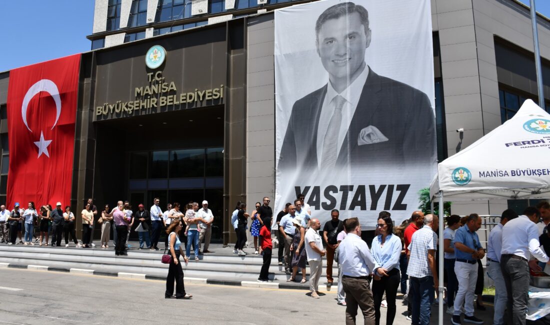 Manisa Büyükşehir Belediyesi, merhum Büyükşehir Belediye Başkanı Ferdi Zeyrek’i vefatının