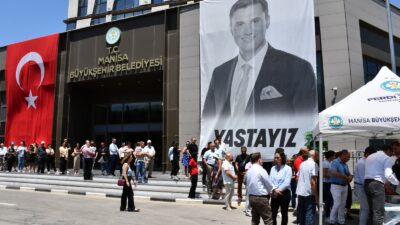 Manisa Büyükşehir Belediyesi, merhum Büyükşehir Belediye Başkanı Ferdi Zeyrek’i vefatının