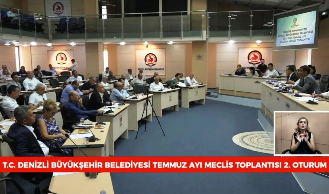 Denizli Büyükşehir Belediyesi, meclis toplantılarının canlı yayınlarına işaret dili tercümanı
