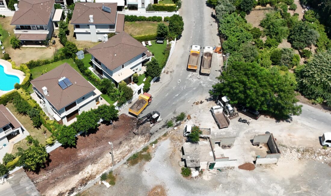 Marmaris Belediyesi, ilçenin sorunlu bölgelerine neşter vurmaya devam ediyor. Belediye