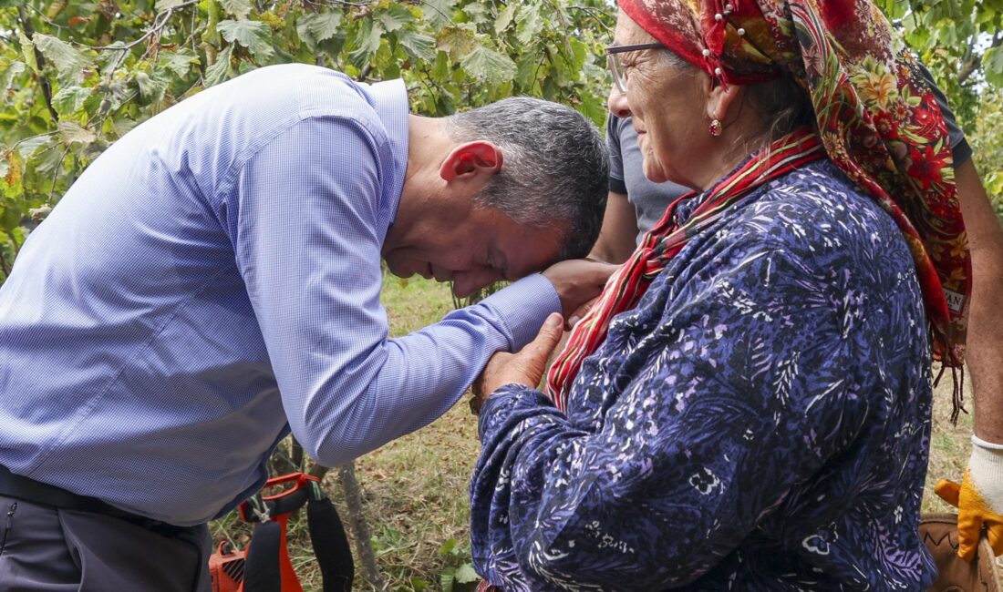 Cumhuriyet Halk Partisi Genel Başkanı Özgür Özel, Trabzon’da basın mensuplarının