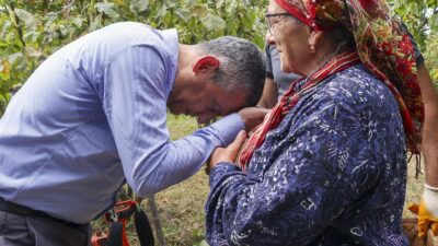 Cumhuriyet Halk Partisi Genel Başkanı Özgür Özel, Trabzon’da basın mensuplarının