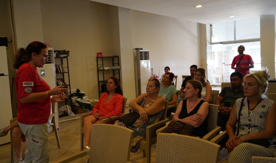 Çeşme Belediyesi ve AKUT (Arama Kurtarma Derneği) iş birliğinde, afetlere