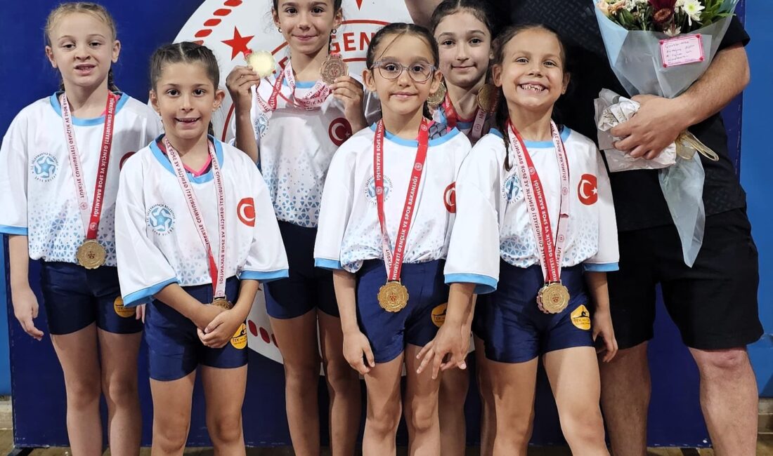 Afyon’da düzenlenen 30 Ağustos Minik Kızlar Cimnastik Zafer Kupası Kulüpler