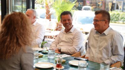 Ahmet Sarıkurt, Sünnet Şöleni Öncesi Hastane Yöneticileriyle Bir Araya Geldi Çorlu Belediyesi’nin geleneksel sünnet şöleni öncesinde, çocukların sağlığı ve etkinliğin