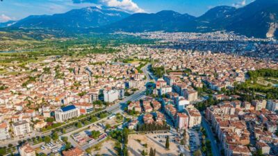 Denizli Büyükşehir Belediyesi, anne ve babası tam gün çalışan ailelerin