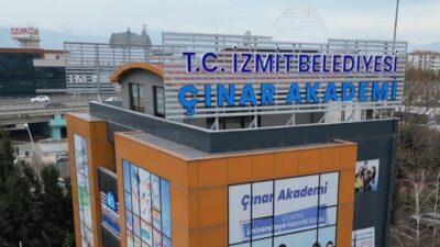 YKS’ye giren öğrencilerin tercihlerine destek olmak isteyen İzmit Belediyesi, Çınar