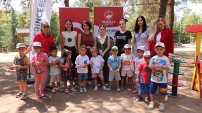 Derince Belediyesi’nin düzenlediği ‘Minik Eller ile Çevre Şenliği’ etkinliğinde minik