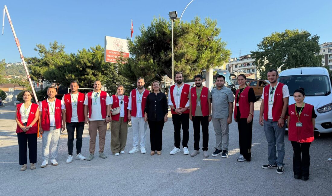 İzmit Belediye Başkanı Fatma Kaplan Hürriyet, sabahın erken saatlerinde Orduevi’nde