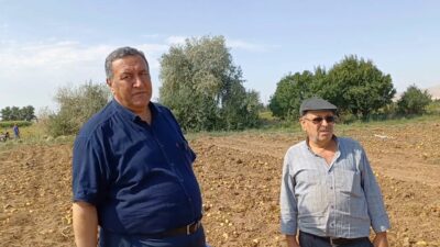 CHP Niğde Milletvekili Ömer Fethi Gürer: “Tarlada Ziyan, Çiftçide İsyan” CHP Niğde Milletvekili Ömer Fethi Gürer, patates üreticilerin dertlerini dinledi: