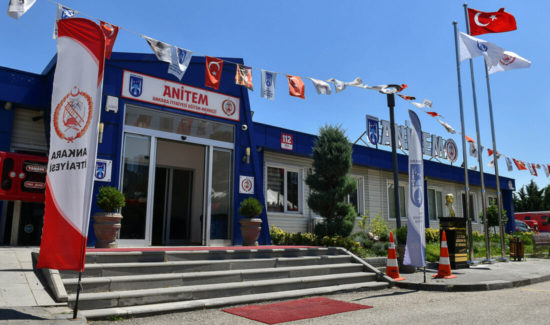 İTFAİYE ERLERİNE “TEMEL İTFAİYE ERİ EĞİTİMİ” DEVAM EDİYOR