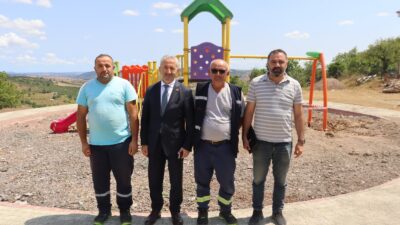 İzmit Belediyesi Başkan Yardımcısı Celal Hülür, Kısalar Mahallesi’nde yapımı devam