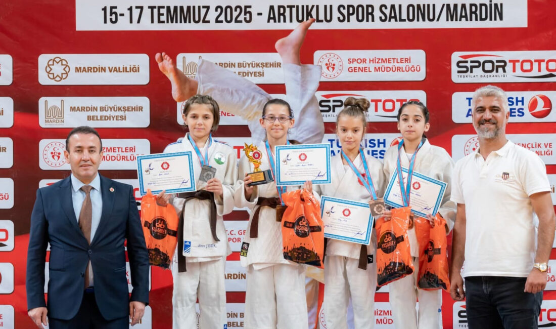 Osmangazi Belediyespor Kulübü sporcusu Beren Çelik, Türkiye Judo Federasyonu tarafından